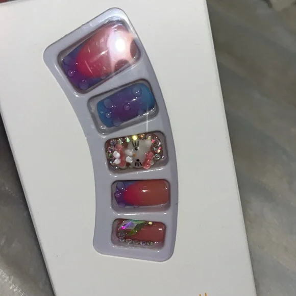 NEW Hello Kitty 3D Nail Art Press On Nail Set - Picture 3 of 4